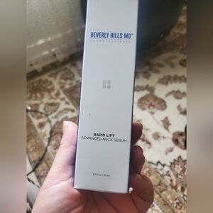 Beverly Hills MD Rapid Lift Advanced Neck Serum - White